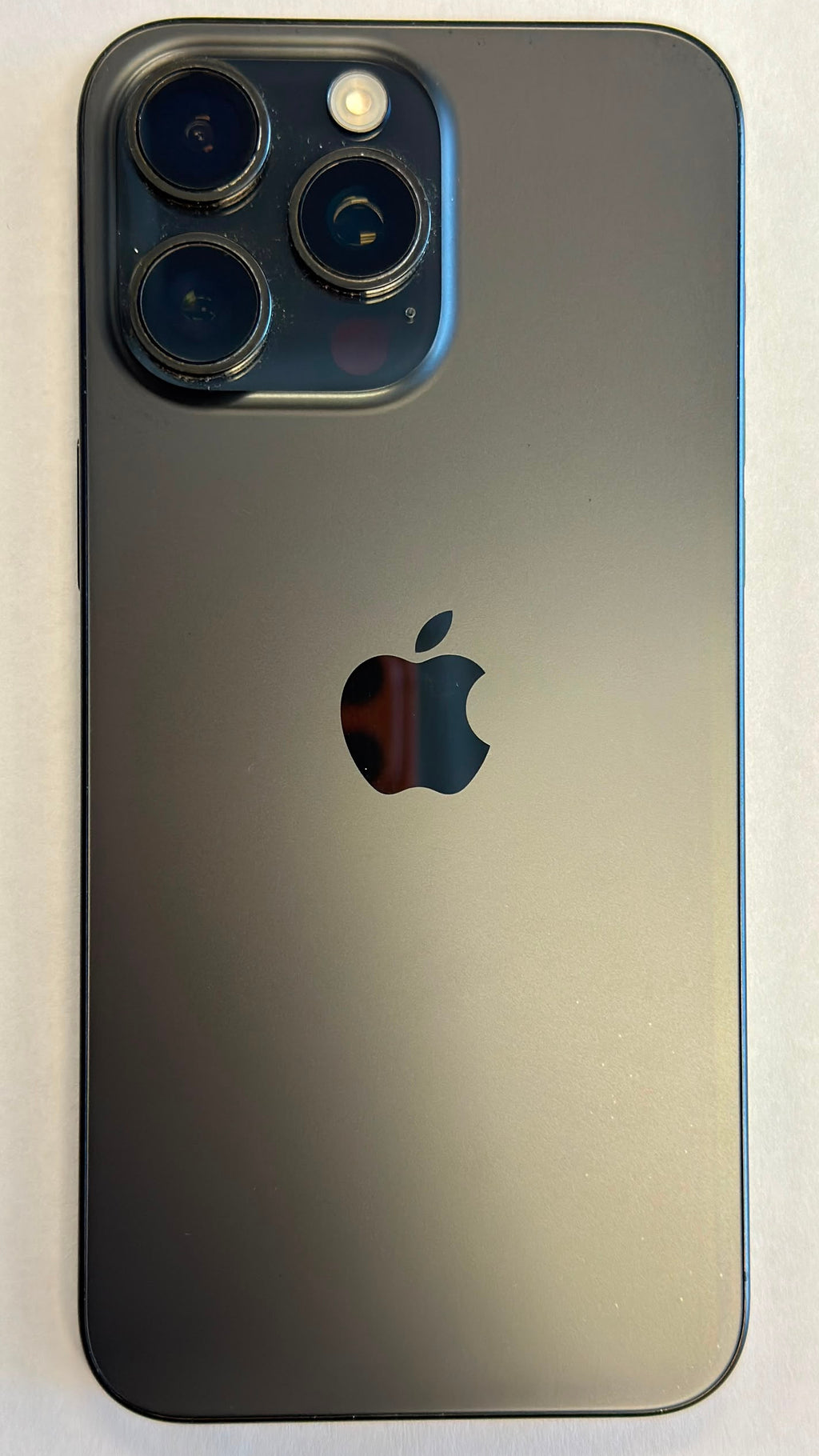 iPhone 15 Pro Max Color: Black, Size: 256GB, Network: Unlocked, Condition: Excellent