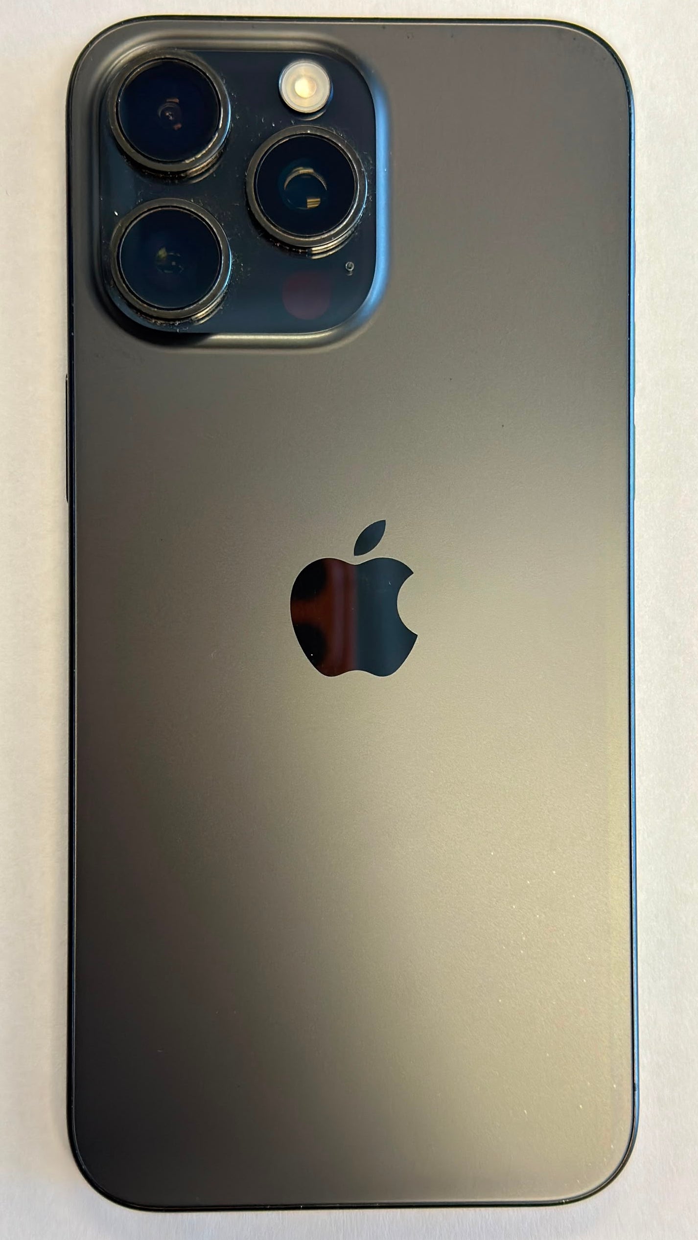 iPhone 15 Pro Max Color: Black, Size: 256GB, Network: Unlocked, Condition: Excellent