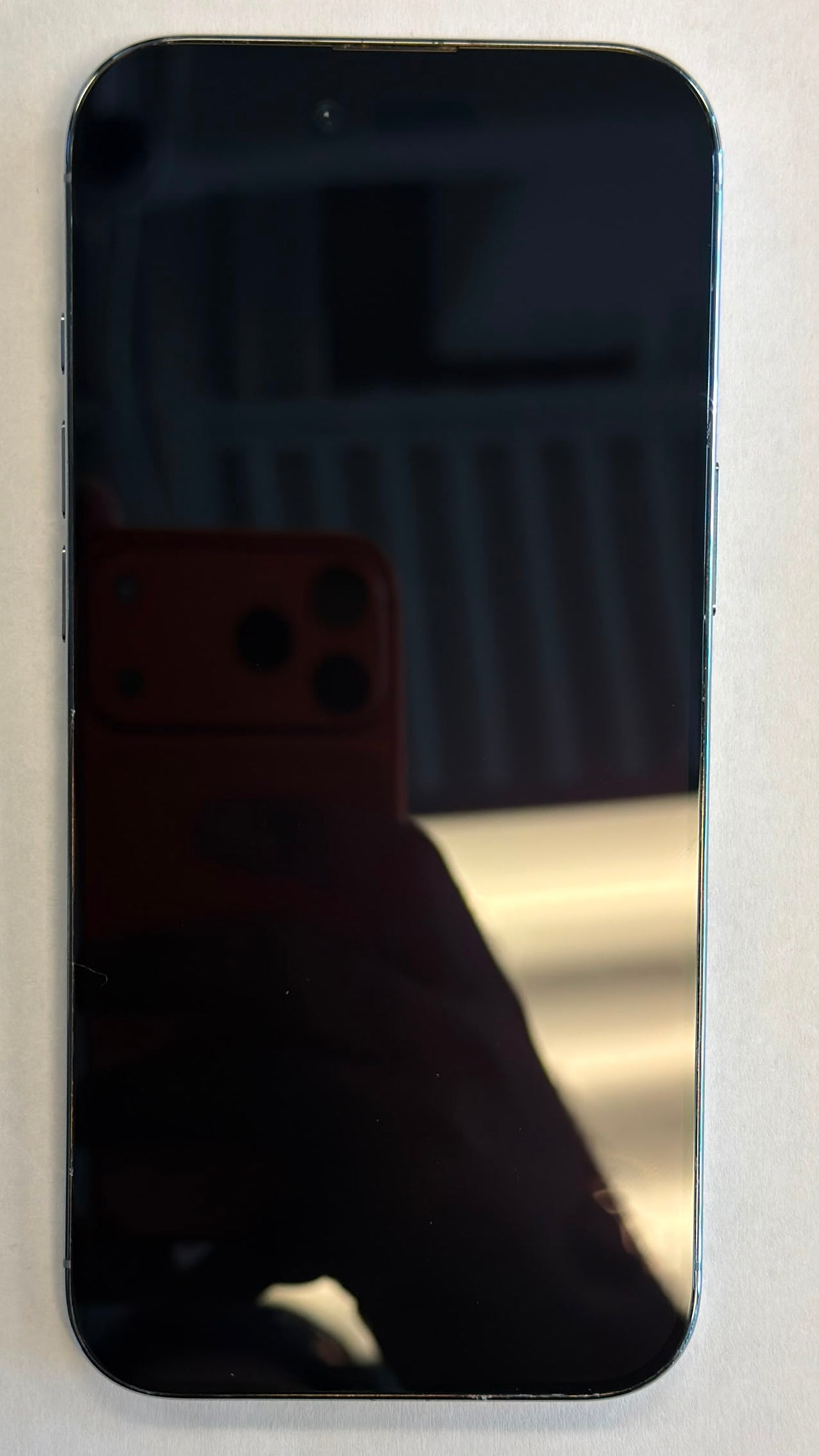 iPhone 17 Air Size: 256GB, Network: T-Mobile, Condition: Refurbished